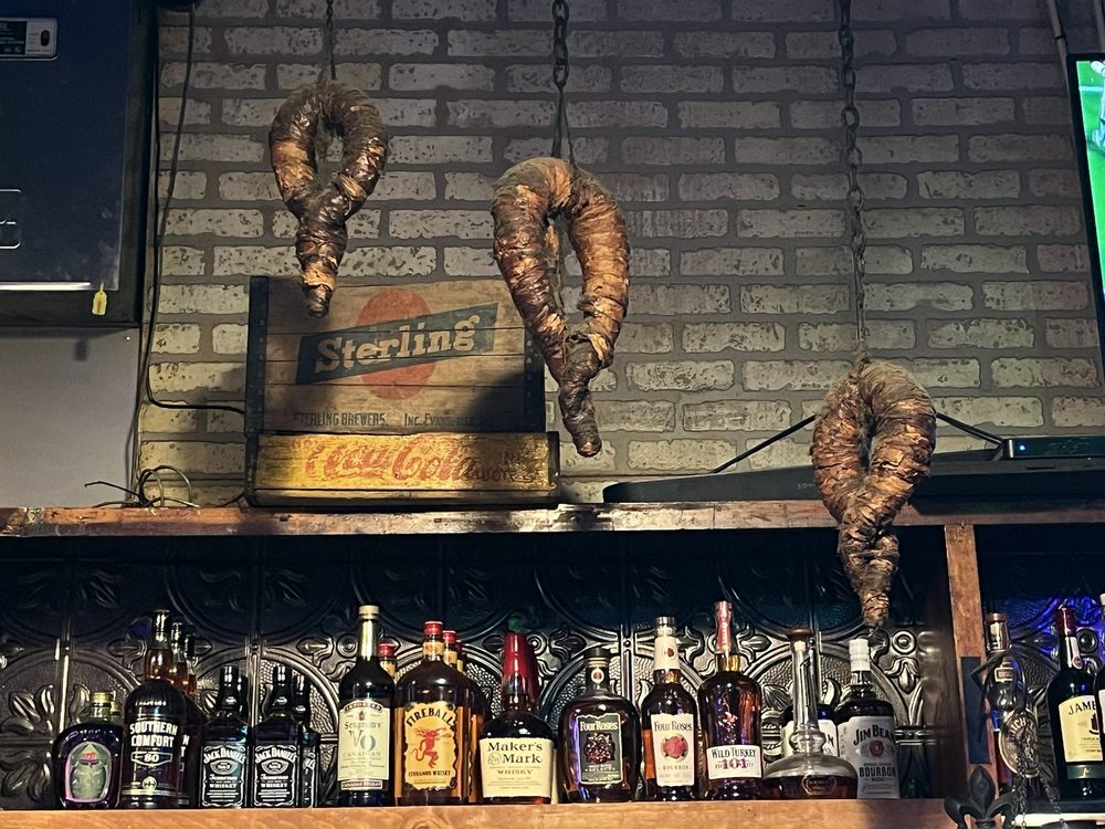 Metzger's Taverninc Logo