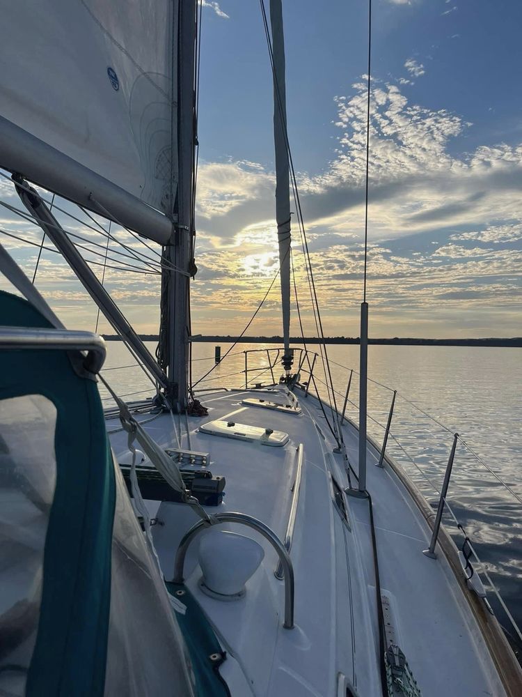 BaySail School of Sailing Logo