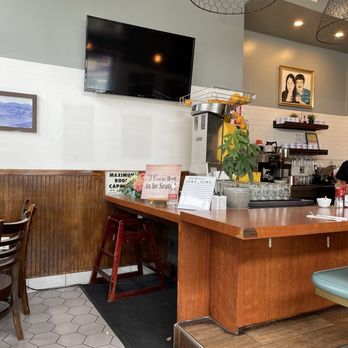 Breakfast at Tiffany's - Inside - Diners Near Me - San Francisco, California