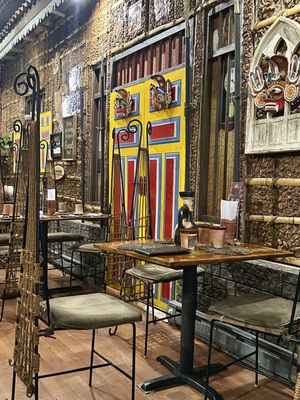 Lakruwana Restaurant by null