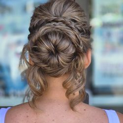Beachy Blowout Bar & Salon