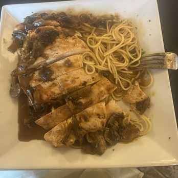 Albi's Vite Italian Kitchen - Chicken Marsala - Italian Near Me - San Antonio, Texas Albi's Vite Italian Kitchen - Chicken Marsala - Italian Near Me - San Antonio, Texas
