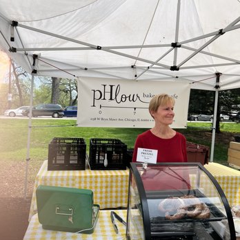 Green City Market - Always happy and smiling lady at phlour - Farmers Market Near Me - Chicago, Illinois Green City Market - Always happy and smiling lady at phlour - Farmers Market Near Me - Chicago, Illinois