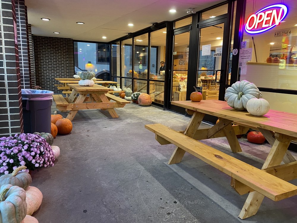 WAY FRUIT FARM Updated September 2024 252 E Calder Way, State