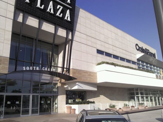 Crate & Barrel by null