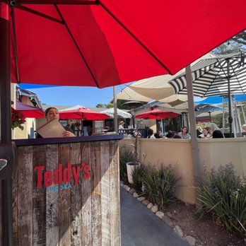 Teddy's By The Sea - Front check-in area - Seafood Near Me - Carpinteria, California Teddy's By The Sea - Front check-in area - Seafood Near Me - Carpinteria, California