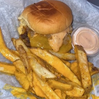 Smashed Burbank - Vegan cheese fries that was NOT VEGAN!! - Burgers Near Me - Burbank, California Smashed Burbank - Vegan cheese fries that was NOT VEGAN!! - Burgers Near Me - Burbank, California