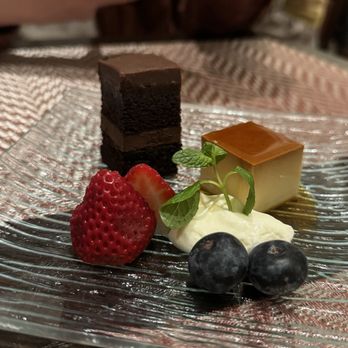 Hana Izumi - Dessert duo chocolate cake and custard pudding - Japanese Near Me - Millbrae, California Hana Izumi - Dessert duo chocolate cake and custard pudding - Japanese Near Me - Millbrae, California