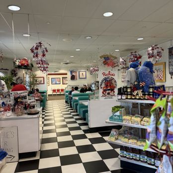 Richie's Real American Diner - American Near Me - Murrieta, California