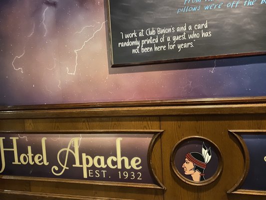 Hotel Apache by null