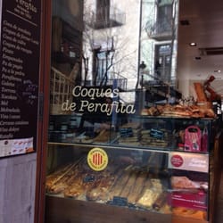 Coques de Perafita - Fresh bread and pastries