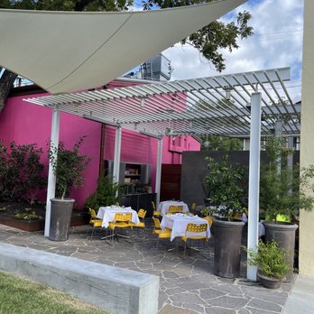 Pecan Square Cafe - Outdoor patio - New American Near Me - Austin, Texas Pecan Square Cafe - Outdoor patio - New American Near Me - Austin, Texas