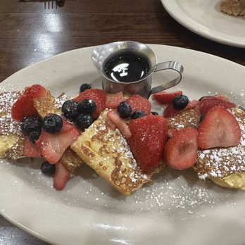 Twisted Biscuit Diner - French toast very good - American Near Me - Tavares, Florida