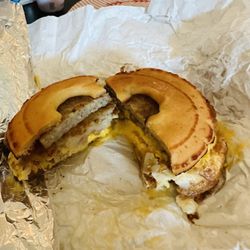 Bagelicious Cafe - Gluten Free bagel w/ sausage, egg, hash brown and cheese