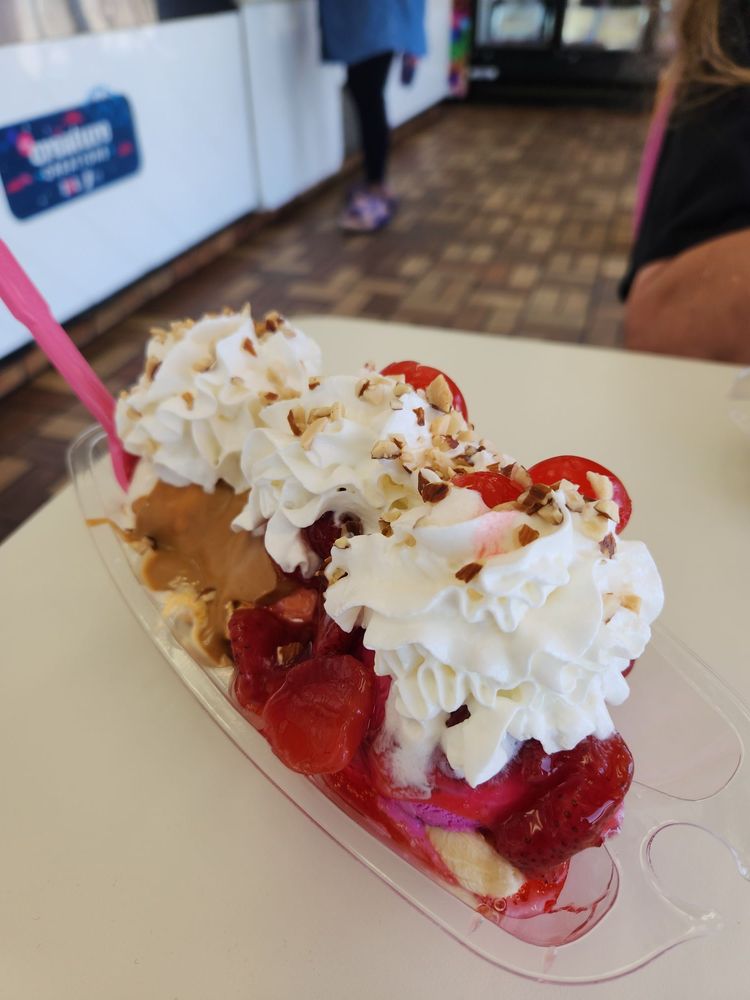 BASKINROBBINS Updated August 2024 39 Photos & 49 Reviews 510 S