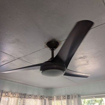 Island Palms Hawaii - Pulless Fan - Lawn Services Near Me