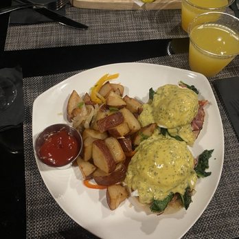 Premiere on Broadway - Eggs Benedict - Music Venues Near Me - Somerville, Massachusetts Premiere on Broadway - Eggs Benedict - Music Venues Near Me - Somerville, Massachusetts