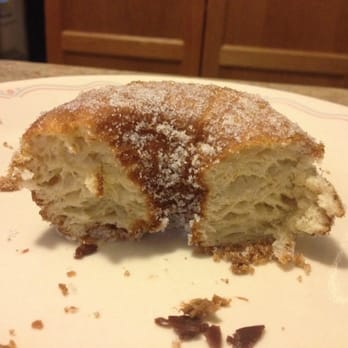 Maple Bakery - Sugar Cronut - Bakeries Near Me - Vaughan, Ontario