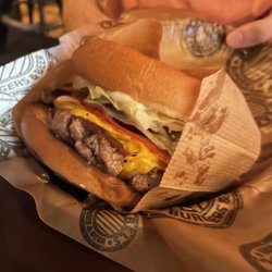 Barrels Burgers & Beer - Matador burger