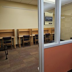 Leander Public Library - Study room