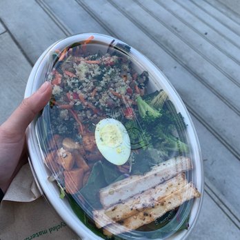 Microsoft Café - Quinoa bowl with tofu - Cafes Near Me - Seattle, Washington