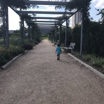 McGovern Centennial Gardens - Gravel walking path - Parks Near Me - Houston, Texas McGovern Centennial Gardens - Gravel walking path - Parks Near Me - Houston, Texas