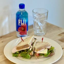 Cafe Des Artistes - Turkey Club Sandwich