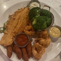 Fried seafood platter Fried seafood platter