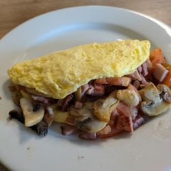 Crackers Cafe - Omelet at Crackers Cafe, Indiantown
