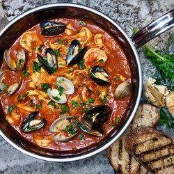Aly Romero, Private Chef - Seafood Cioppino Pasta