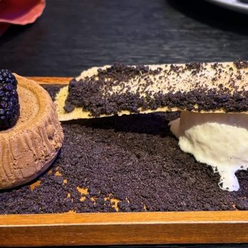 Mamajuana Cafe - Dulce de leche lava cake - Latin American Near Me - Houston, Texas