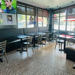 Mombo's Pizza