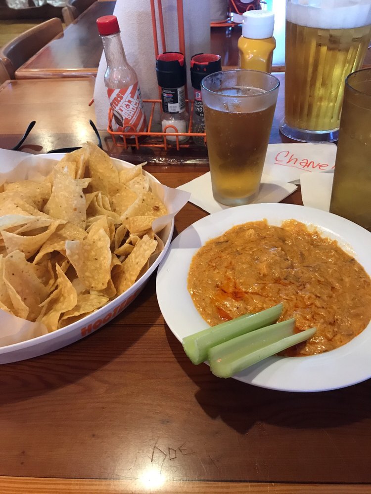 HOOTERS 61 Photos & 112 Reviews Sports Bars 400 Quietwater Beach