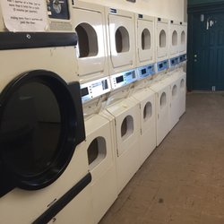 Bisbee Laundry & Cafe - And dryers
