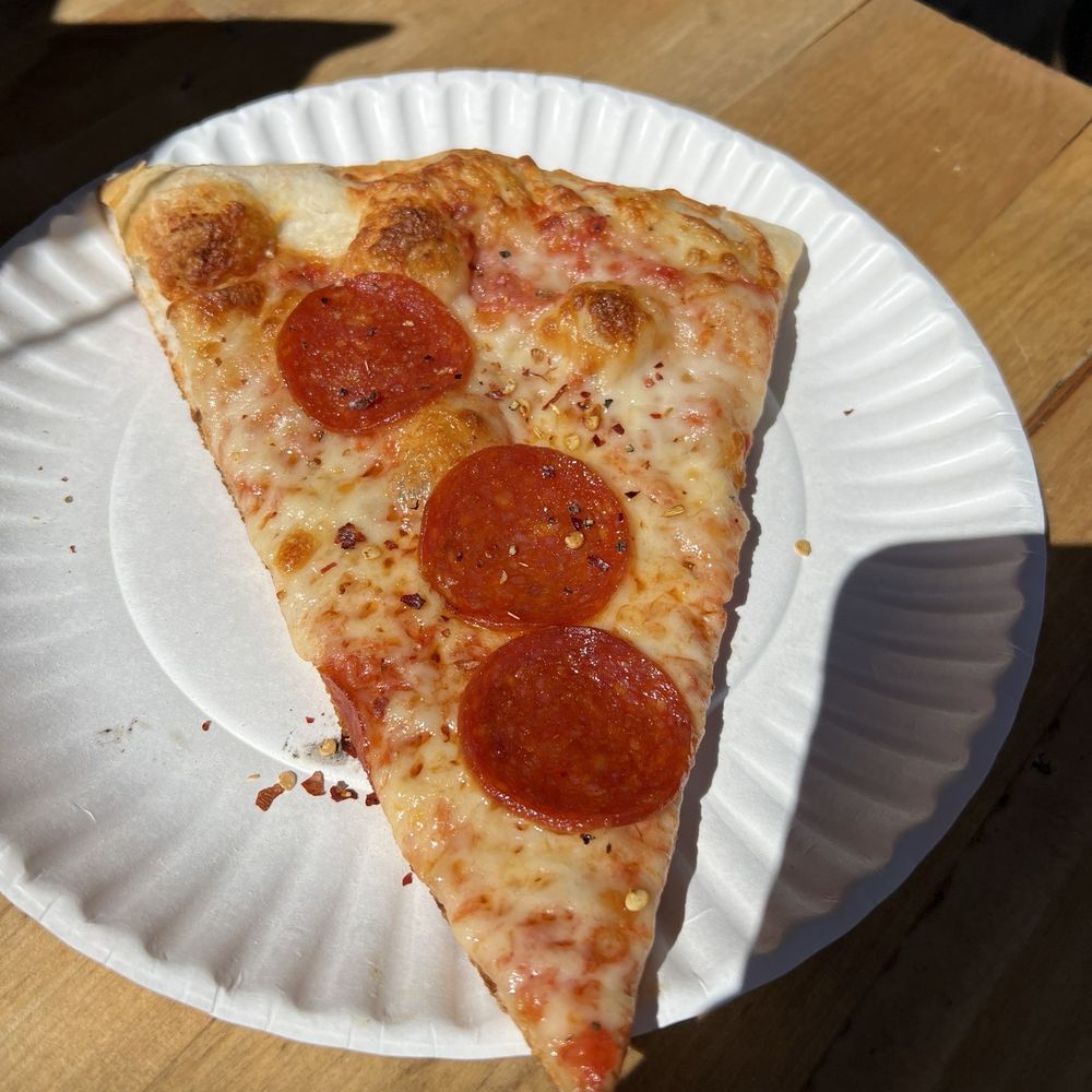 Pepperoni pizza Pepperoni pizza