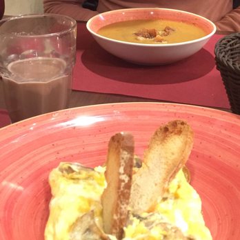 Gastrobar Sentits - Fish soup and scrambled egg and mustroom - Spanish Near Me - Figueres, GI