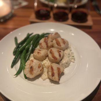 Seasons 52 - Caramelized Grilled Sea Scallops - New American Near Me - Costa Mesa, California