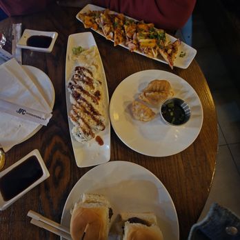 Kona Grill - Baltimore - KG Sliders Potstickers* BBQ Chicken Flatbread Crab Crunch* - New American Near Me - Baltimore, Maryland Kona Grill - Baltimore - KG Sliders Potstickers* BBQ Chicken Flatbread Crab Crunch* - New American Near Me - Baltimore, Maryland