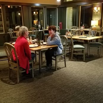 Mallards Cafe & Pub - Burgers Near Me - Welches, Oregon