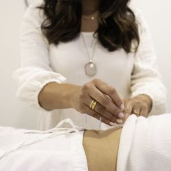Pura Healing - Acupuncture