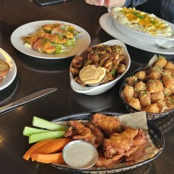 The Plate & Pint - Rubin, Brussels, tots, jalapeños, wings, shepherds pie, and an old fashioned
