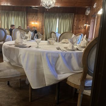 Mazen Grill - Dining Room - Seafood Near Me - Lafayette, Louisiana Mazen Grill - Dining Room - Seafood Near Me - Lafayette, Louisiana