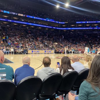 Mortgage Matchup Center - Court side seats!! - Stadiums & Arenas Near Me - Phoenix, Arizona