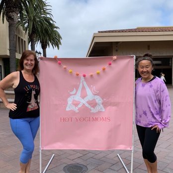 Fabletics - Yoga class - Women's Clothing Near Me - Newport Beach, California