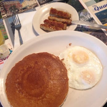 Art's Cafe - 2 eggs, 2 pancakes, 4 sausages - Diners Near Me - San Francisco, California