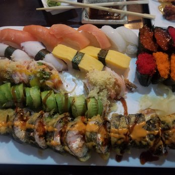 Sushi Nova - 2019-08-25 4 Smoked Salmon, 2 squid, 2 salmon roe, 2 tamago, 4 flying fish roe, volcano roll, Caterpillar roll, and angel hair roll - Sushi Bars Near Me - Orland Park, Illinois Sushi Nova - 2019-08-25 4 Smoked Salmon, 2 squid, 2 salmon roe, 2 tamago, 4 flying fish roe, volcano roll, Caterpillar roll, and angel hair roll - Sushi Bars Near Me - Orland Park, Illinois