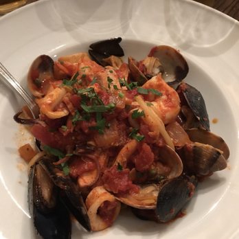 Nicoletta's Table - Frutti de mare - Italian Near Me - Lake Oswego, Oregon