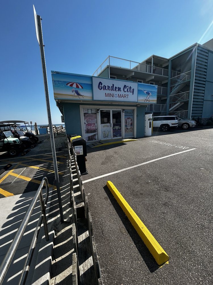 Garden City Mini Mart Logo
