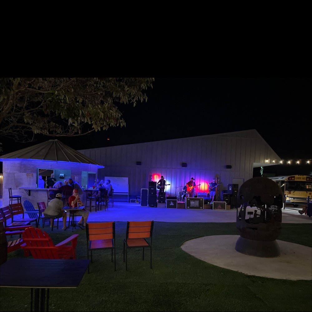 GREAT AMERICAN CAMPGROUND & DIVE BAR 32107 Hwy 135, Gravois Mills