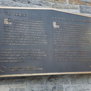 Tin House Court - Plaque with information about The Tin House. - Landmarks & Historical Buildings Near Me - Ottawa, Ontario